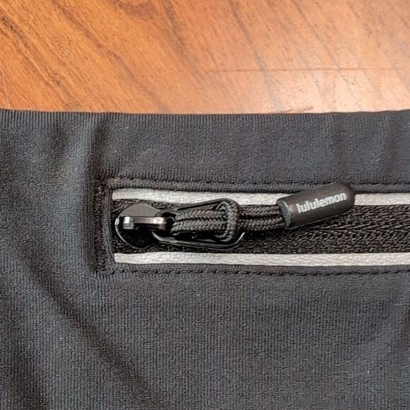 Lululemon Run Speed Short Reflective-Black Sz 6 - Picture 5 of 10